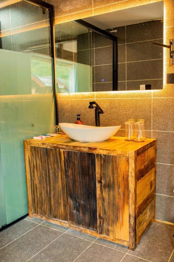 Lijiang Yunqi Holiday Guesthouse Bagian luar foto